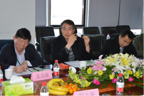北京市工商聯(lián)佘運(yùn)副主席(中)、張峰處長(zhǎng)(左)，北京市統(tǒng)戰(zhàn)部曹杰處長(zhǎng)(右)