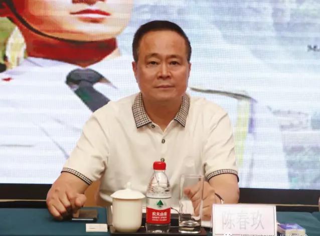 北京福建企業(yè)總商會黨委書記、會長陳春玖
